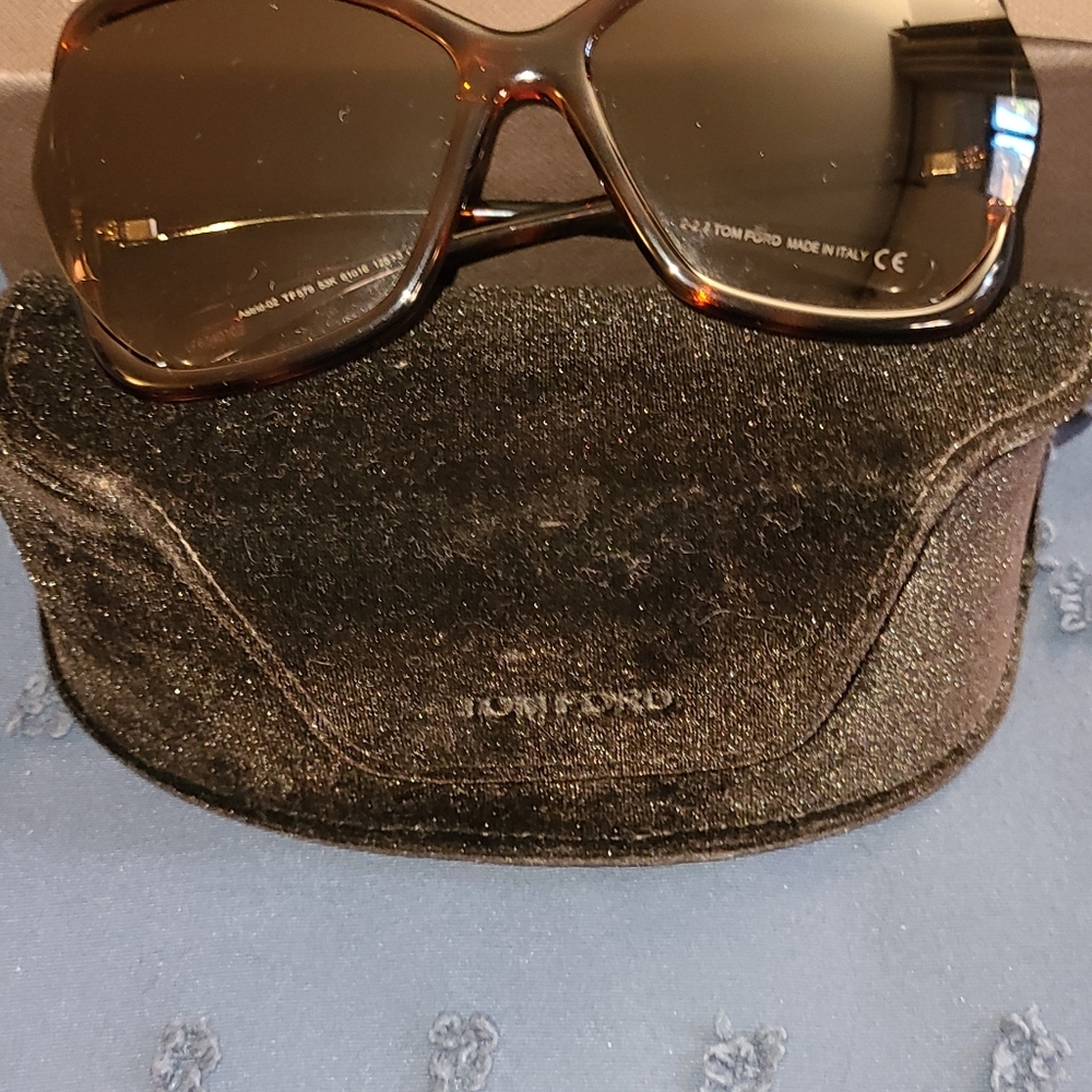 NEW TOM FORD VINTAGE SUNGLASSES